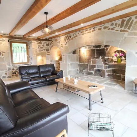 Charmante Maison De Montagne Renovee, Peche Et Randonnee Au Cantal, 6 Pers, Equipe - Fr-1-742-518 *