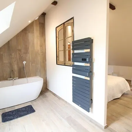 Charmante Maison De Montagne Renovee, Peche Et Randonnee Au Cantal, 6 Pers, Equipe - Fr-1-742-518 Semesterbostad Valette