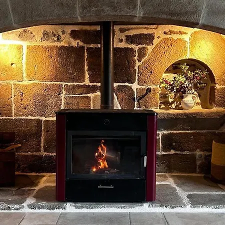 Charmante Maison De Montagne Renovee, Peche Et Randonnee Au Cantal, 6 Pers, Equipe - Fr-1-742-518